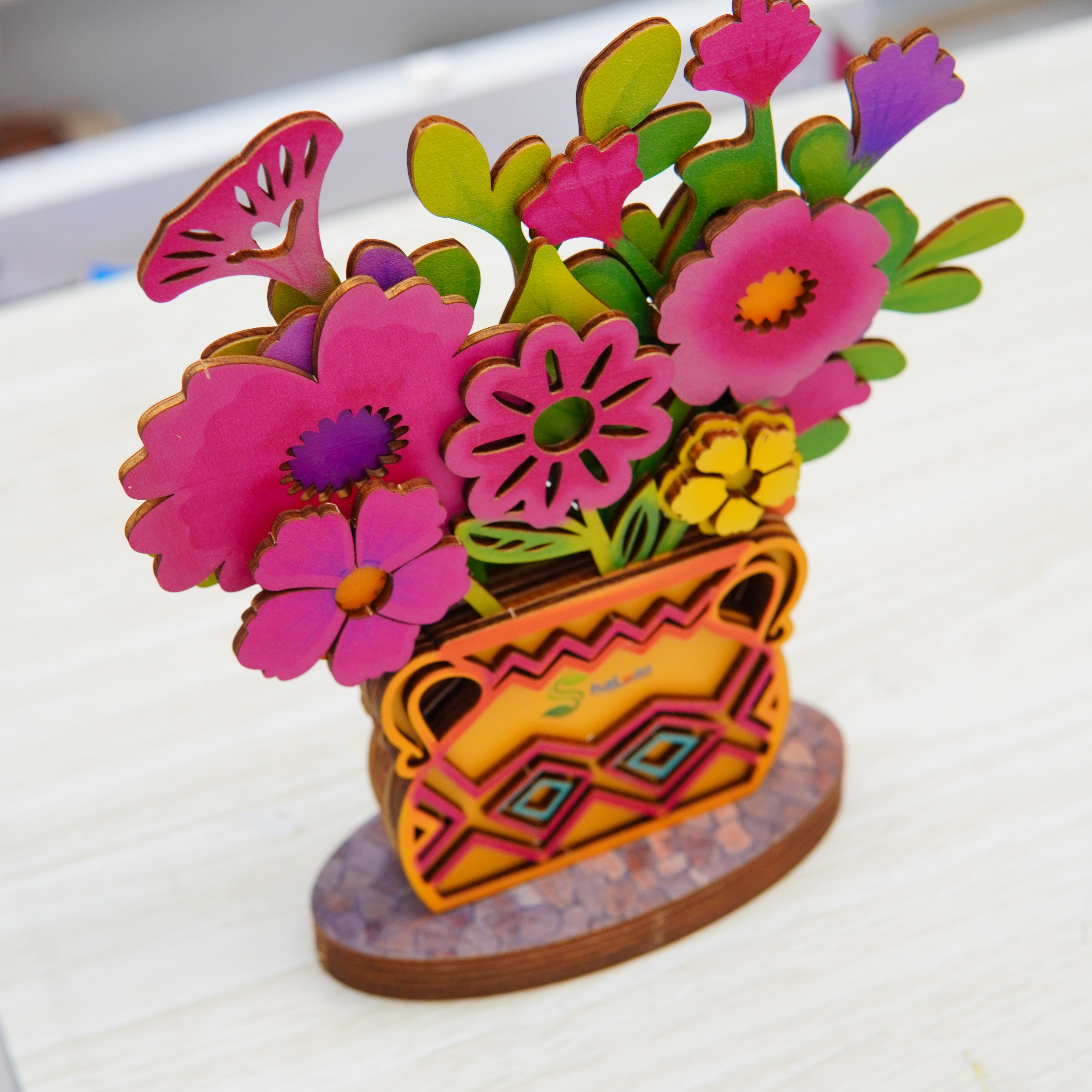 Halom DIY Wooden Flower Vase Kit – Buildable Mini Desk Decor for Home & Office