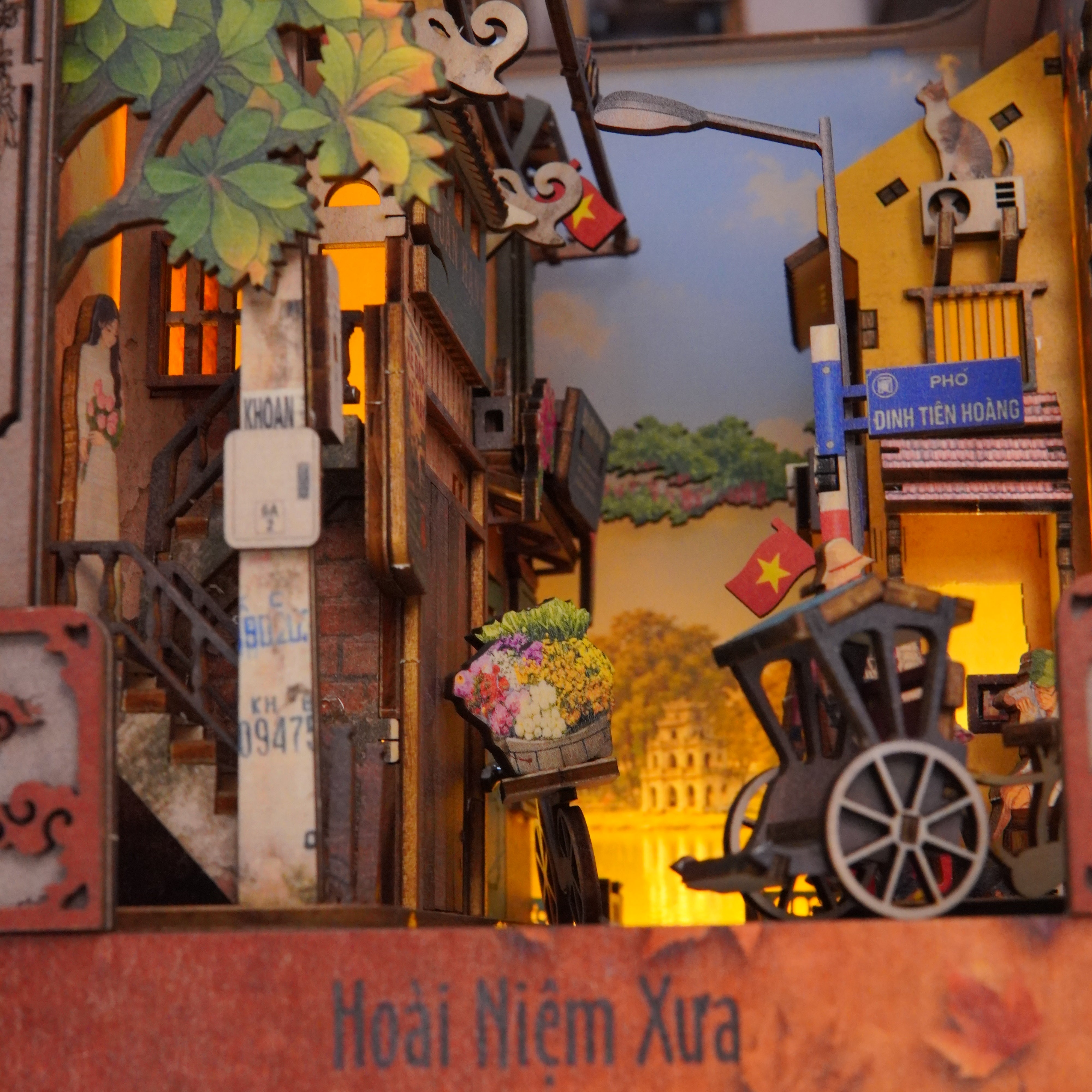 Halom Hanoi Old Quarter DIY Book Nook Kit with LED