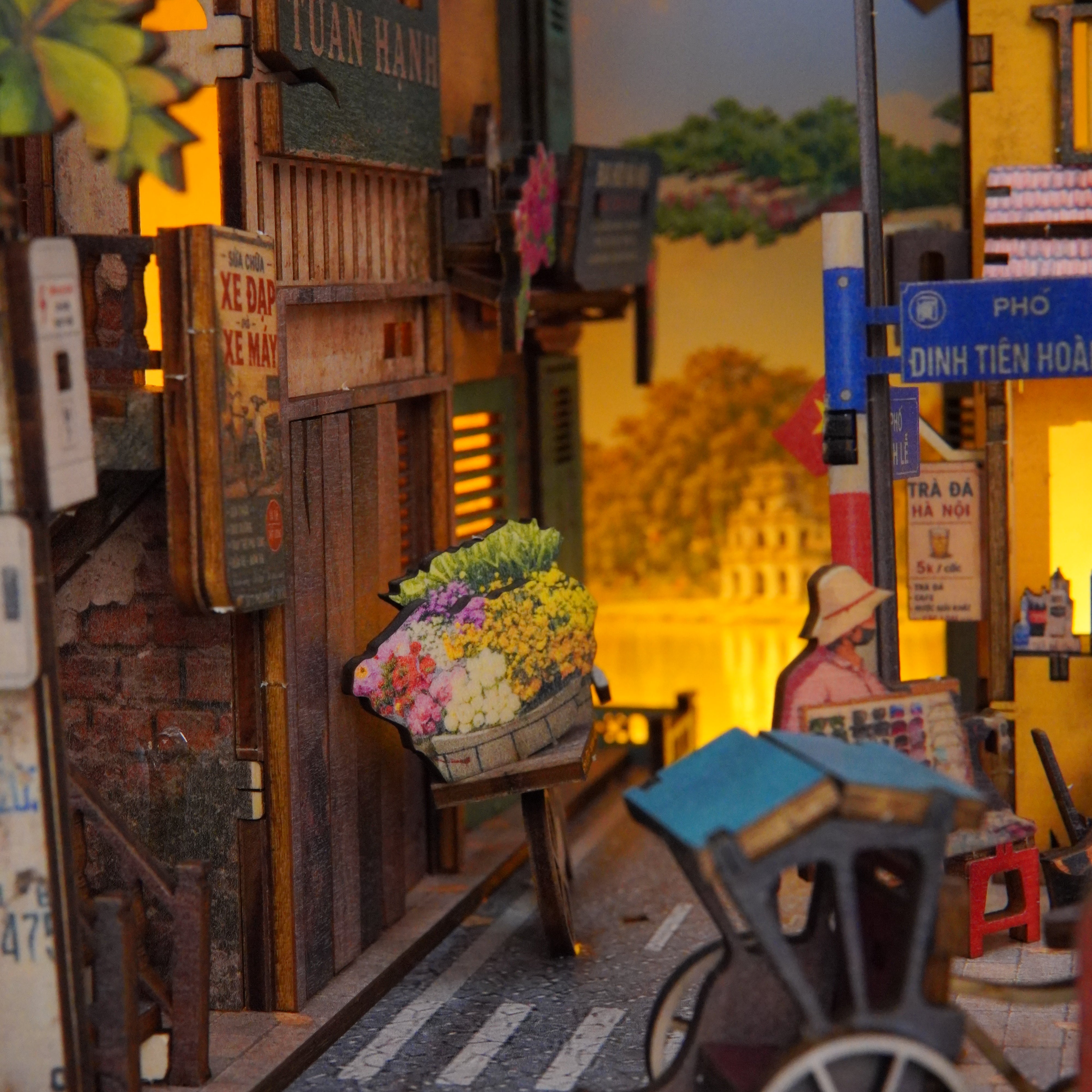 Halom Hanoi Old Quarter DIY Book Nook Kit with LED