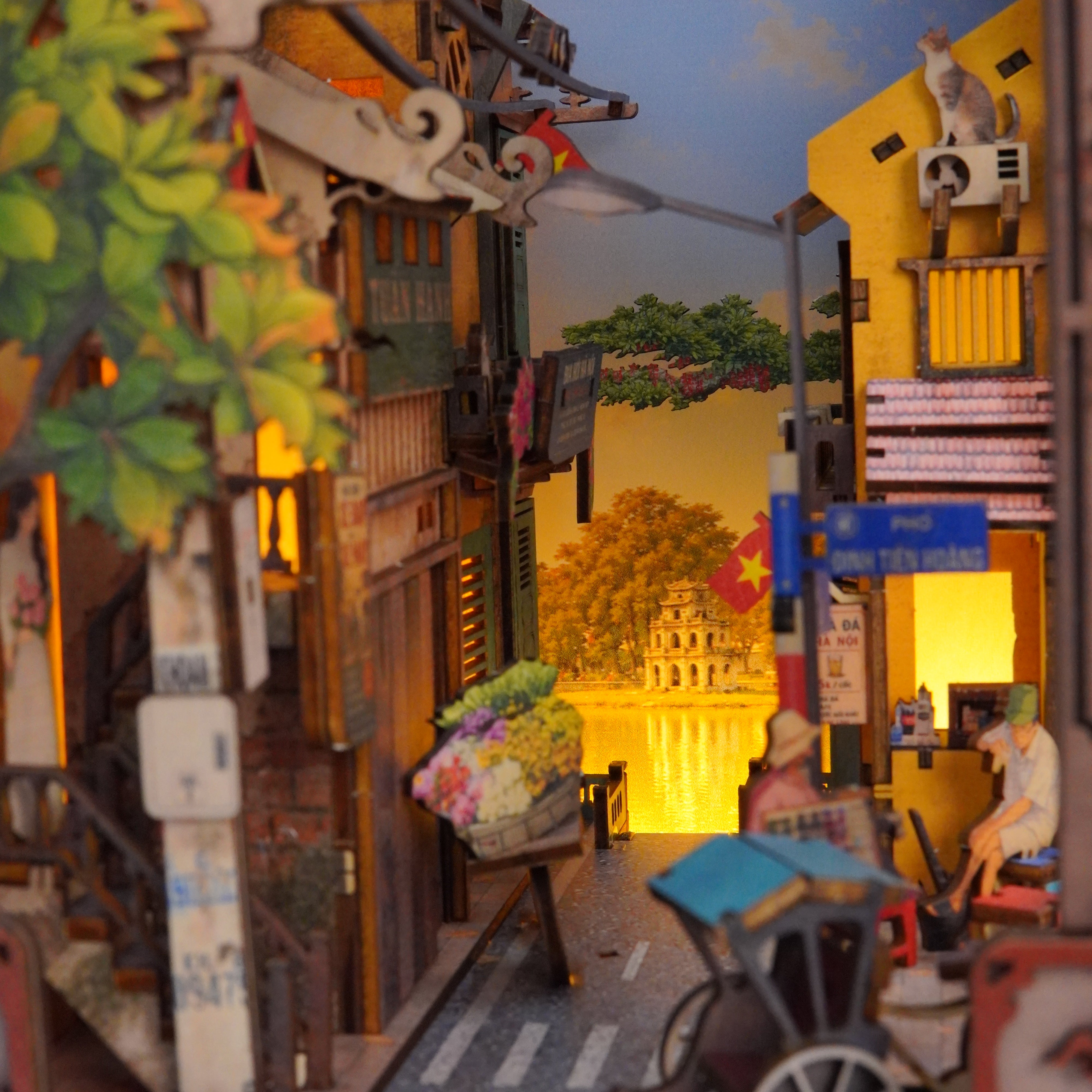 Halom Hanoi Old Quarter DIY Book Nook Kit with LED