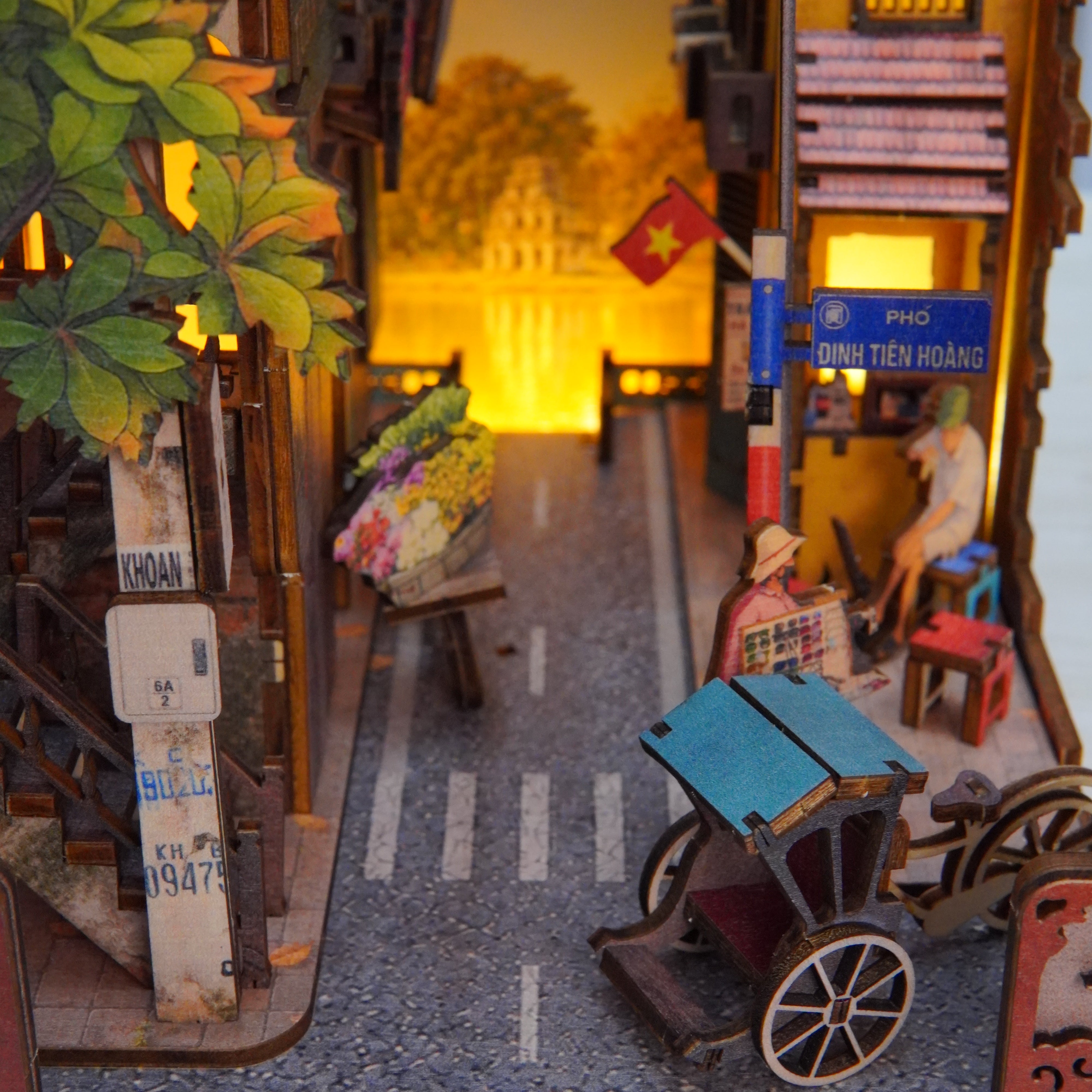 Halom Hanoi Old Quarter DIY Book Nook Kit with LED
