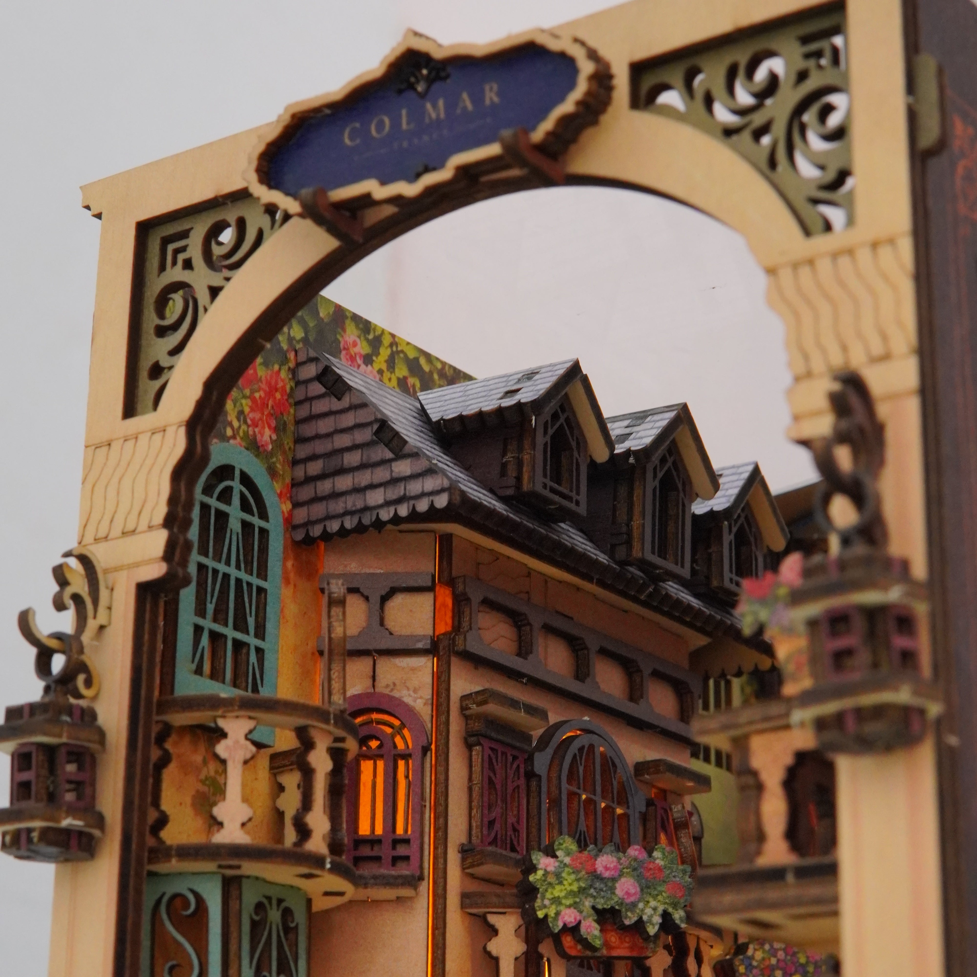Halom Colmar Street DIY Book Nook Kit with LED – French Old Town Bookshelf Insert