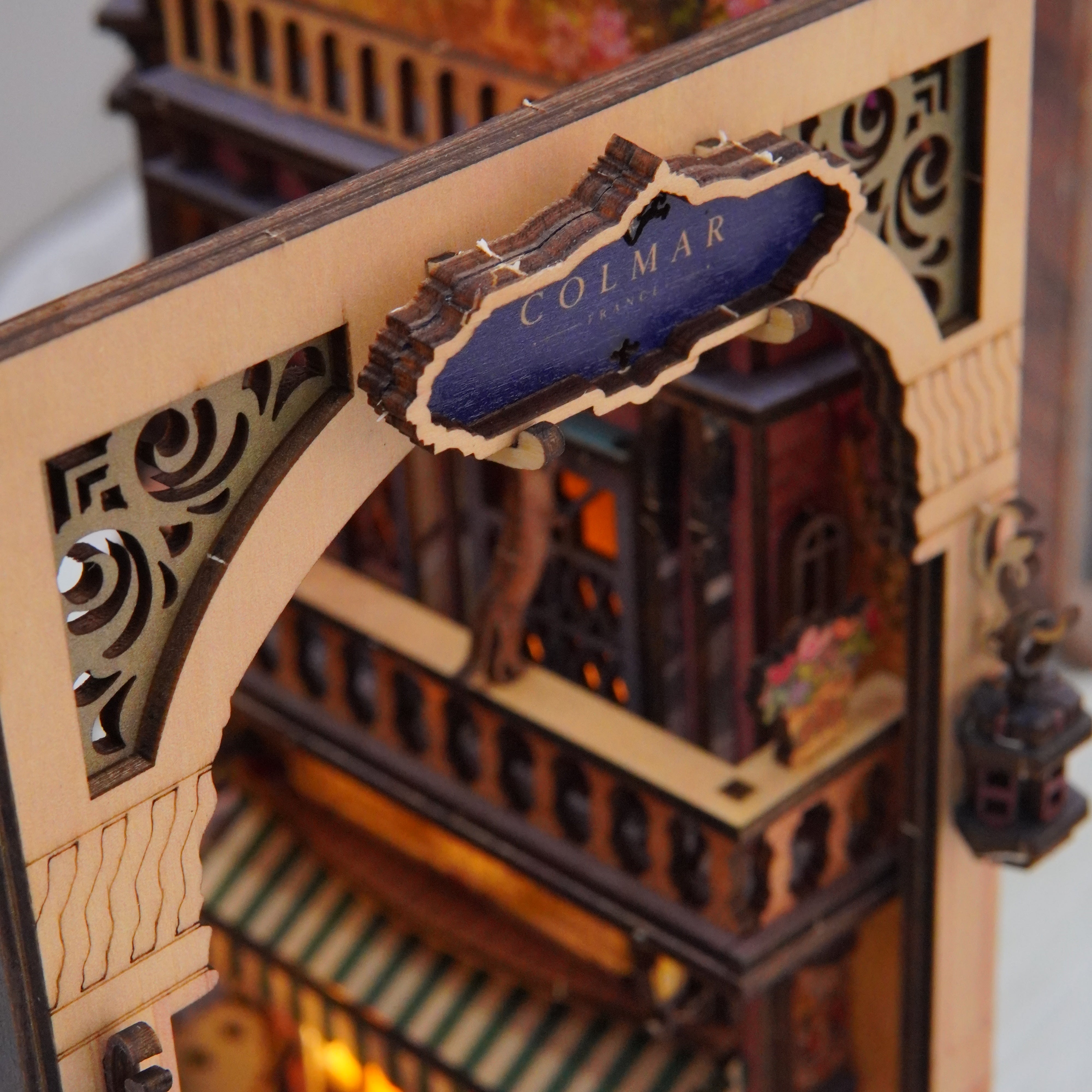 Halom Colmar Street DIY Book Nook Kit with LED – French Old Town Bookshelf Insert