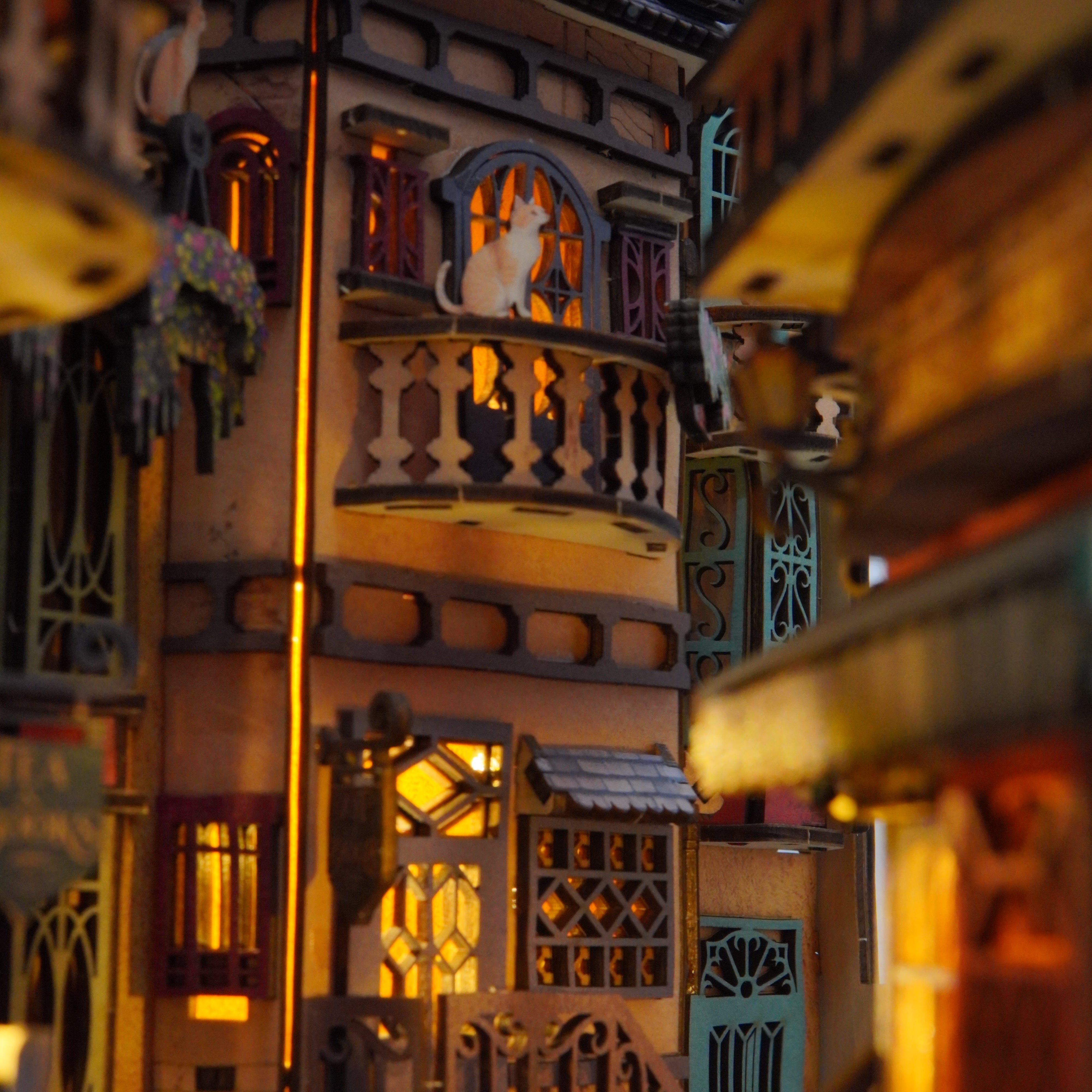 Halom Colmar Street DIY Book Nook Kit with LED – French Old Town Bookshelf Insert